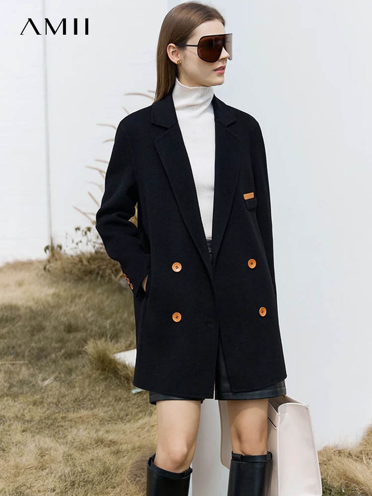 Wool Coat Peacoat - AMII Cappotto di lana minimalista per