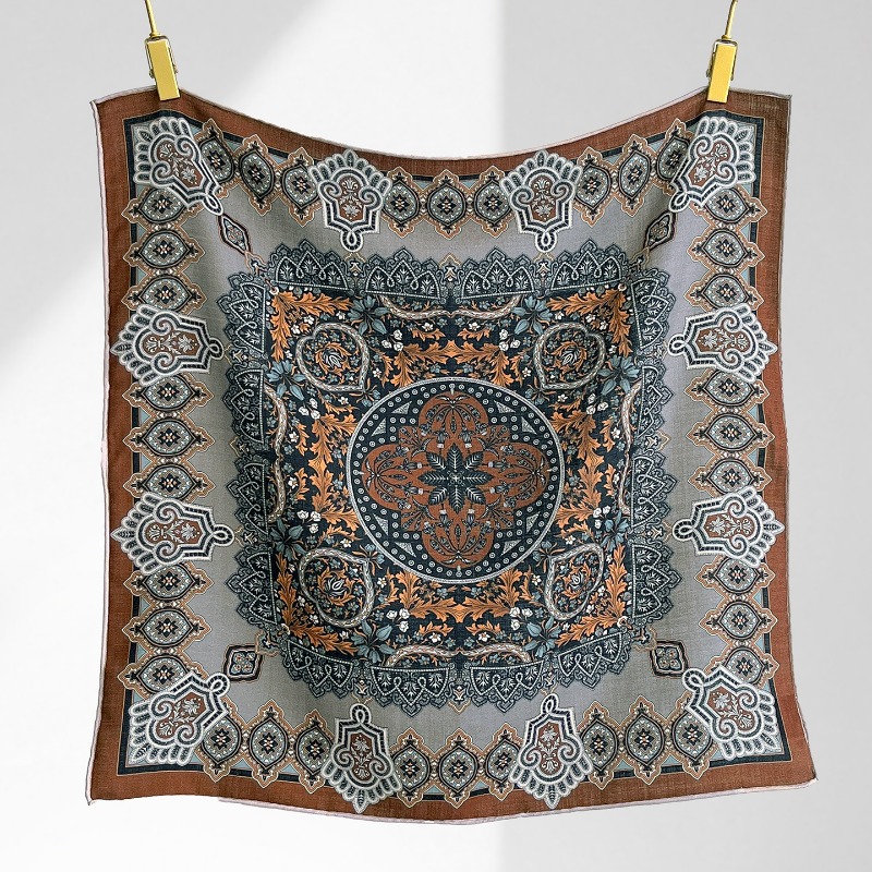 Sciarpa Quadrata Central Compa - Shawl Wrap Winter recensione e prezzo